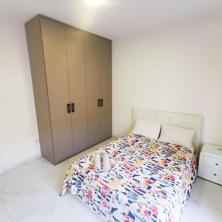 The White Pearl Apartment Larnaka Exterior foto