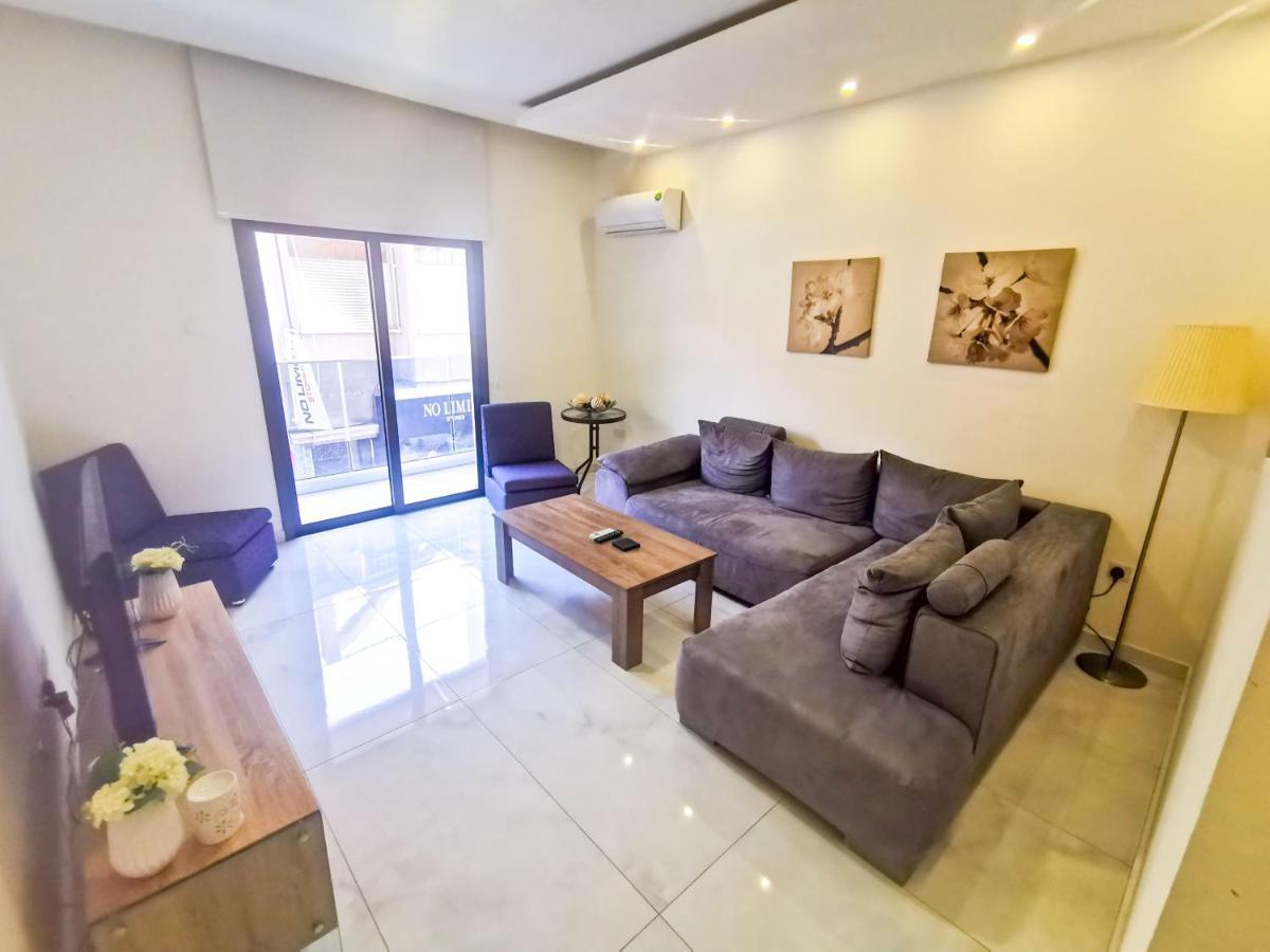 The White Pearl Apartment Larnaka Exterior foto
