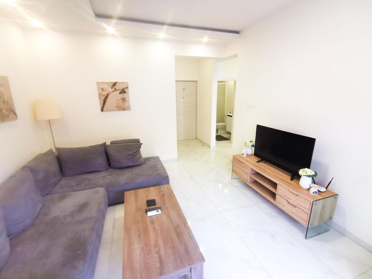 The White Pearl Apartment Larnaka Exterior foto